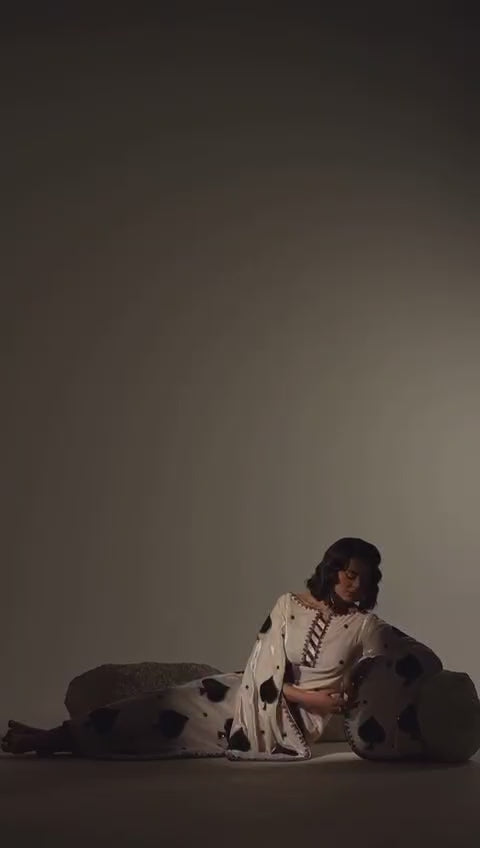 Cross UnStitch Dhanak Vol 2026 – Premium 3-Piece Heavy Embroidered Winter Suit with Full Embroidered Shawl