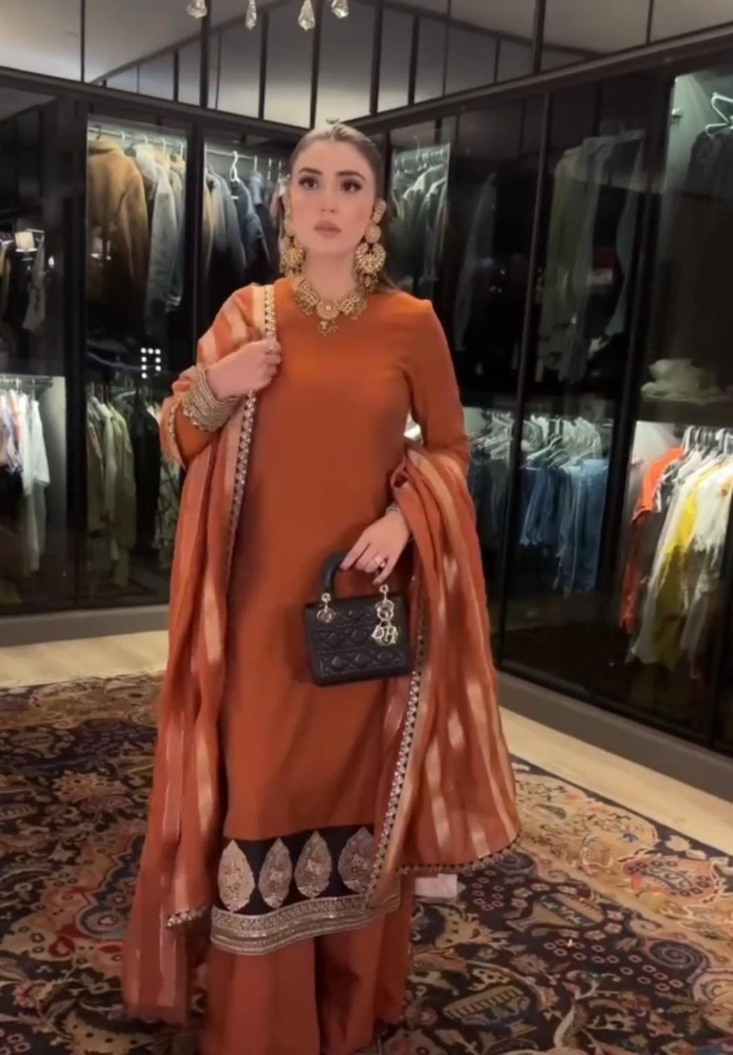 ✨ KHAADI SILK LUXURY EDITION 2K26 ✨
👑 Premium Shamose Silk 3PC — Ready to Wear Elegance 😍