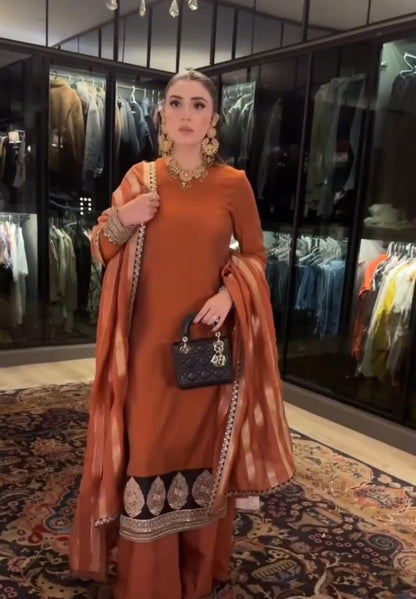 ✨ KHAADI SILK LUXURY EDITION 2K26 ✨
👑 Premium Shamose Silk 3PC — Ready to Wear Elegance 😍