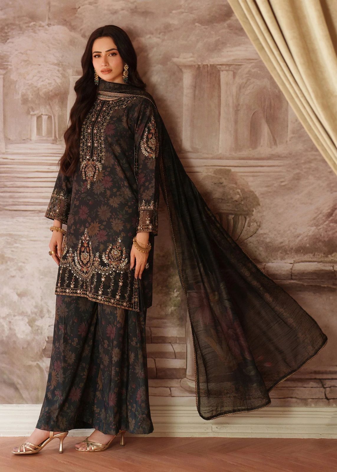 Mohagni Lawn 2026 Collection – 3 Pc Fine Airjet 90/88 Lawn Suit with Heavy Embroidered Patches & Ready-to-Wear Chiffon Dupatta